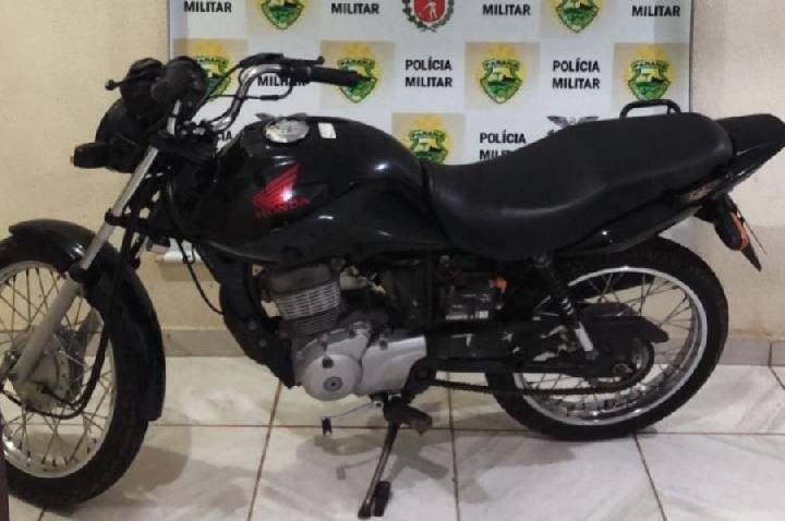 ARARUNA: Polícia Militar recupera motocicleta furtada no centro da cidade e identifica suspeito