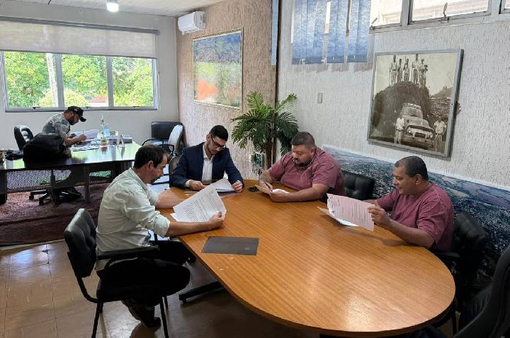 BARBOSA FERRAZ: Comissão de Legislação da Câmara analisa projetos e emite pareceres