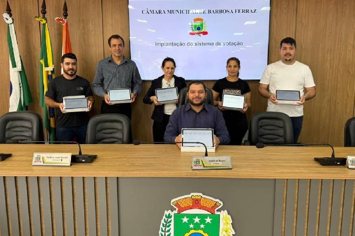 Câmara de Barbosa Ferraz implanta sistema eletrônico de votação