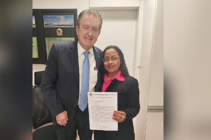 ENGENHEIRO BELTRÃO: Vereadora Laudeleia solicita aparelho de raio-X e recebe compromisso de emenda de Luciano Ducci