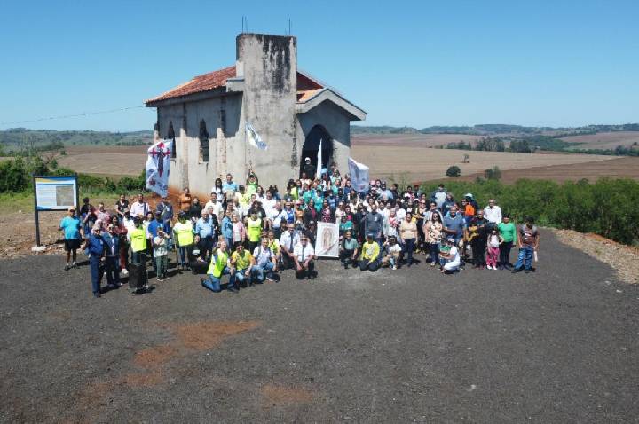 FÊNIX: Rota da Fé reúne fiéis na Catedral São José de Campo Mourão em peregrinação religiosa até Fênix