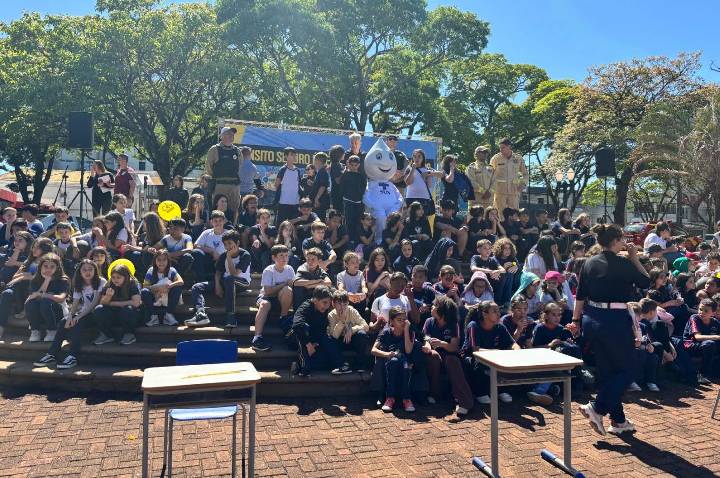 Gincana Educacional mobiliza alunos em Campo Mourão durante a Semana Nacional do Trânsito