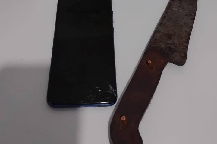 MAMBORÊ: Homem é preso por invadir residência para cobrar dívida e ameaçar moradora com faca