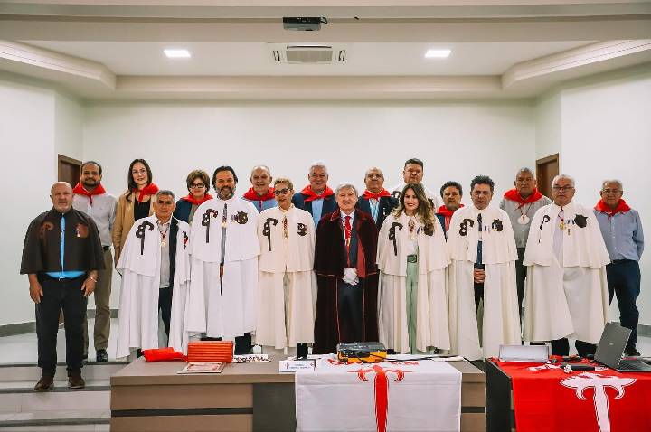 Prefeitos da região, entre eles de Corumbataí do Sul e Fênix, foram nomeados membros da Ordem de Santiago de Compostela