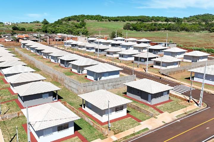 Prefeitura de Quinta do Sol entrega 45 casas populares no Conjunto Sol Maior II nesta quinta (23)
