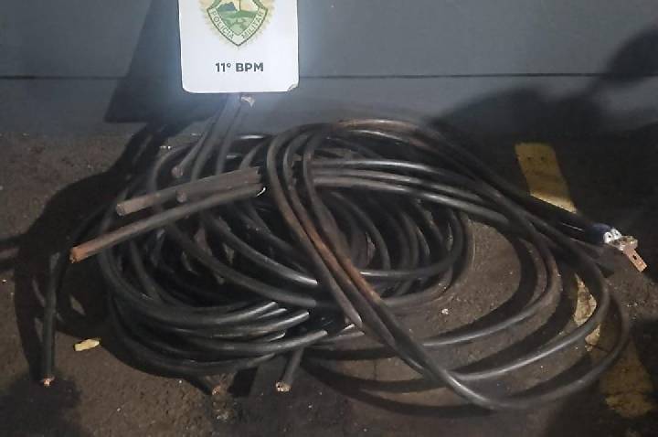 Trio é preso furtando fios de cobre em empresa de telefonia em Campo Mourão