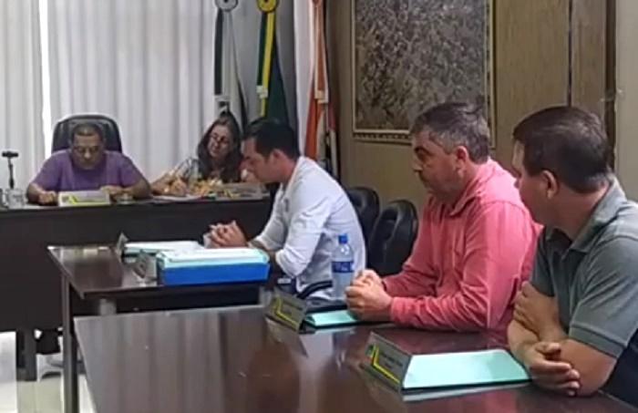 Câmara Municipal de Barbosa Ferraz realizou duas sessões nesta semana e aprovou projeto