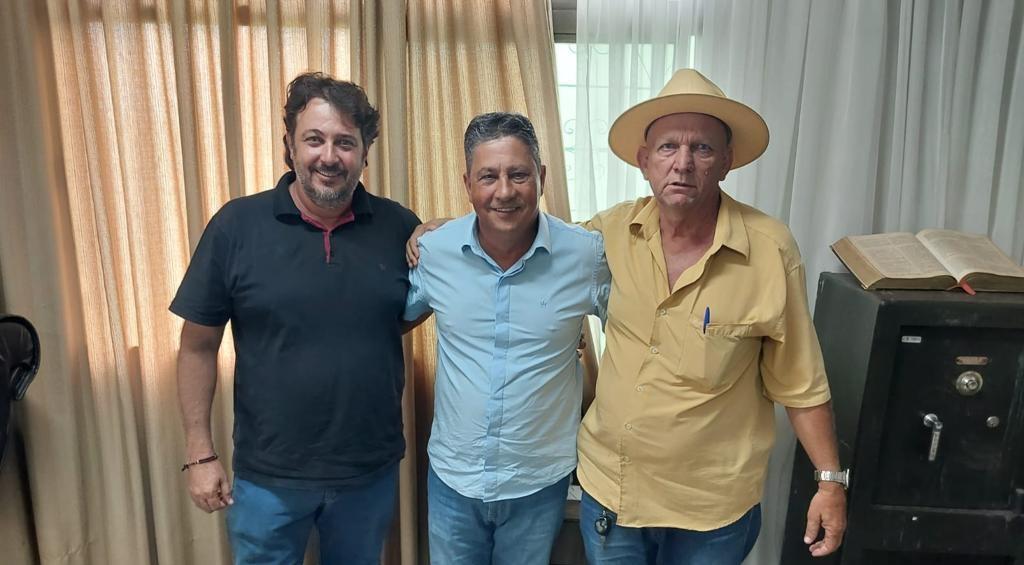 Junior Molina confirma pré-candidatura a prefeito de Fênix ao lado de Pelé Estefani e apoio do prefeito Neno Molina