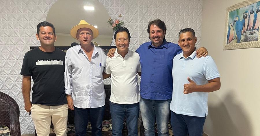 Junior Molina e os vereadores Pelé, Edinho e Toshiko, se reuniram com deputado Luiz Luiz Nishimori, que deve indicar recursos nos próximos dias