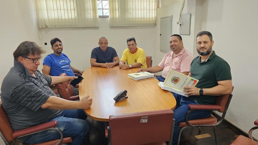 ENG.BELTRÃO: Projeto de lei para criação de vagas de educadores passa pelas comissões da câmara e agora segue para votação em plenário