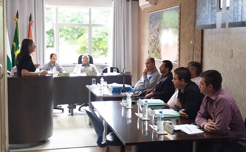 BARBOSA FERRAZ: Projeto dos vereadores Fabrício e Vânora, em favor da causa animal, é aprovado em definitivo e será sancionado pelo prefeito Miliossi