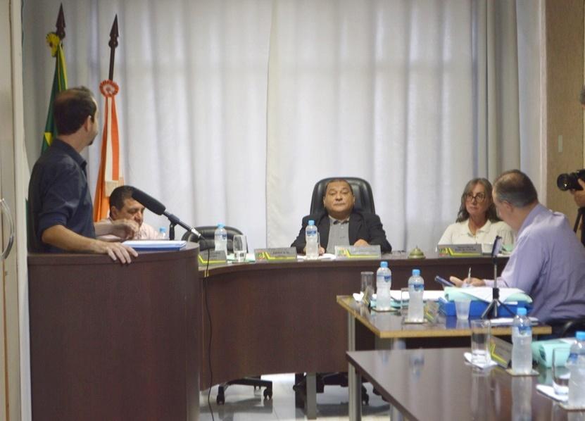 Câmara de Barbosa Ferraz aprova projeto em favor da causa animal, de autoria dos vereadores Fabrício de Sá e Vânora Marla