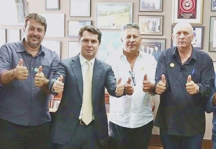 FÊNIX: Júnior Molina surpreende e os nove vereadores do município fecham apoio a sua candidatura à prefeito
