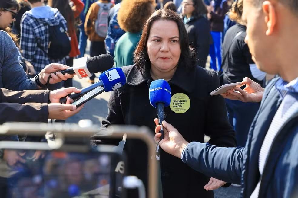 Governo Ratinho Júnior pede a prisão da professora Walkiria Olegário Mazeto, presidente da APP-Sindicato