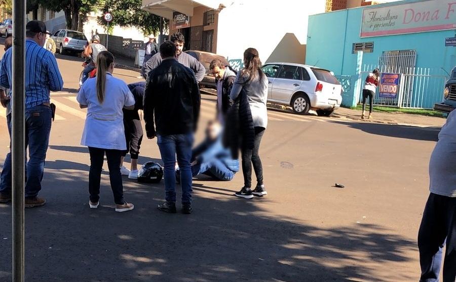 Acidente no centro de Barbosa Ferraz deixa motociclista com ferimentos leves