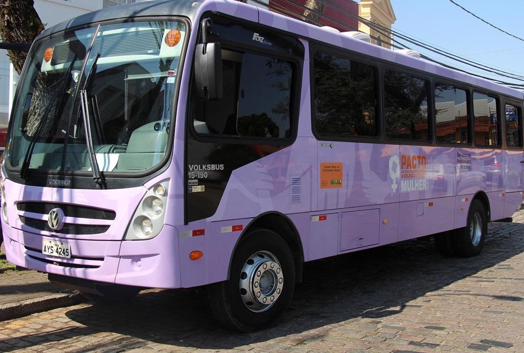 Ônibus Lilás estará em Barbosa Ferraz nesta quinta (29), no Centro de Eventos, em ação em favor das mulheres