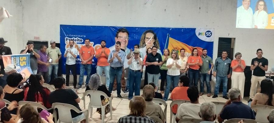 BARBOSA FERRAZ: Ourilândia recebeu comitiva de Carlos Caxão neste domingo com presença da deputada Luísa Canziani