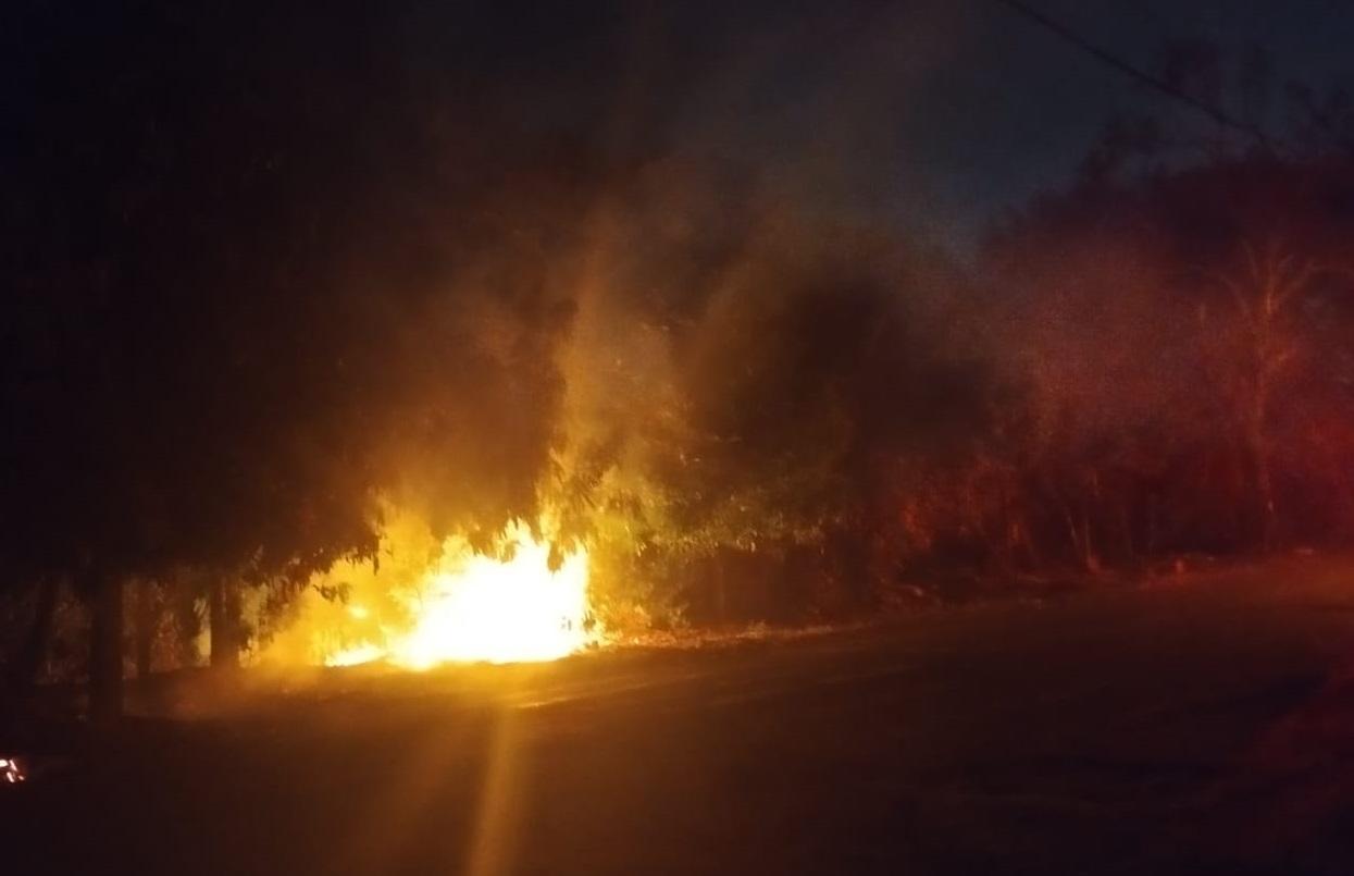 PM de Engenheiro Beltrão prende dois homens após incêndio criminoso na região do Castelo Branco