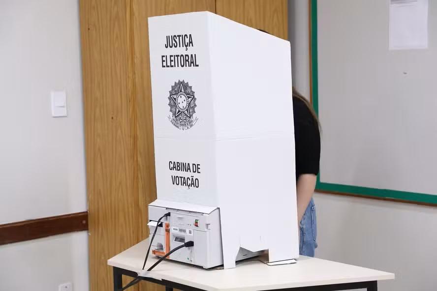 Eleições no Paraná: 176 prefeitos eleitos nunca ocuparam o cargo, 223 foram reeleitos