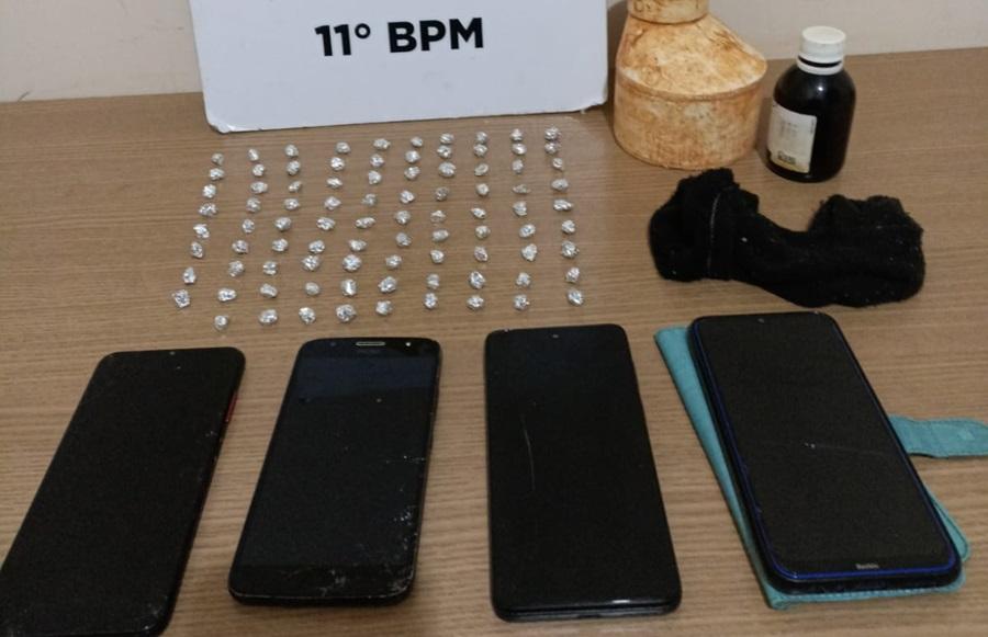 Polícia Militar cumpre Mandado de Busca e Apreensão em Mamborê e apreende drogas e celulares