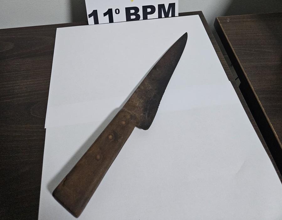 Quinta do Sol: Idoso de 70 anos invade Colégio Estadual com faca, ameaça alunos e funcionários e acaba preso