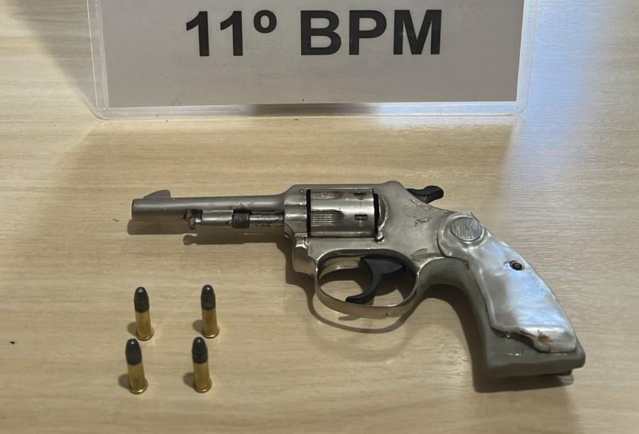 Polícia Militar de Iretama apreende arma de fogo ao atender ocorrência de denúncia de tráfico de drogas e outras ações criminosas