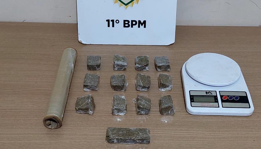 Homem é preso em flagrante com drogas em Peabiru e PM descobre ponto de venda de entorpecentes
