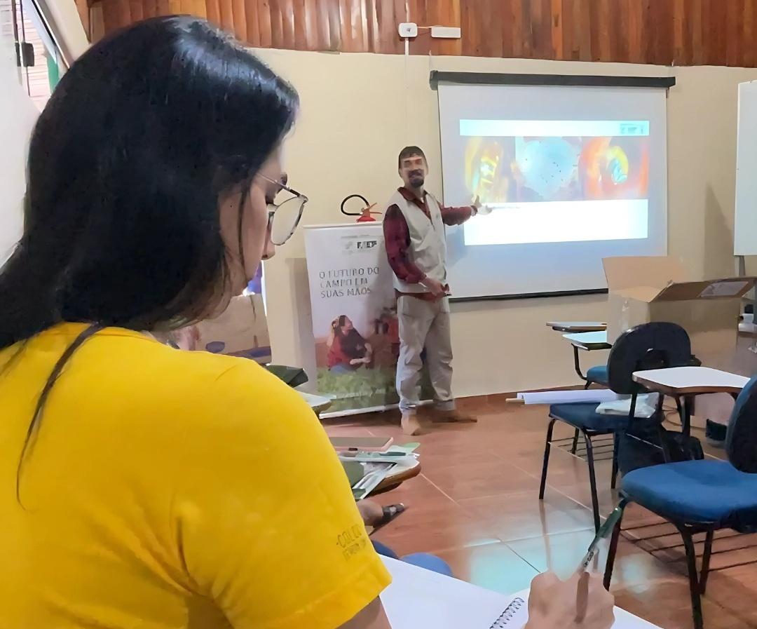 Curso de Meliponicultura é realizado em Fênix com apoio da Prefeitura