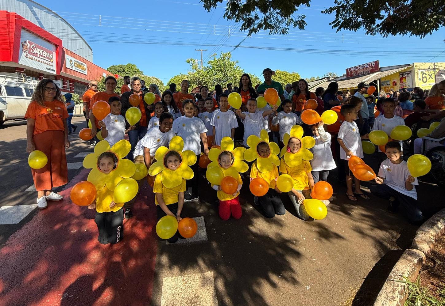 BARBOSA FERRAZ: CRAS realiza passeata no Dia Nacional de Combate ao Abuso e Exploração Sexual de Crianças e Adolescentes