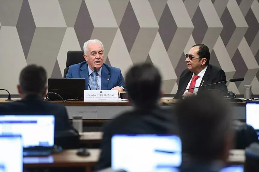 CCJ do Senado aprova PEC que acaba com reeleição; até a transição prefeitos e vereadores eleitos em 2028 ficarão no cargo por seis anos