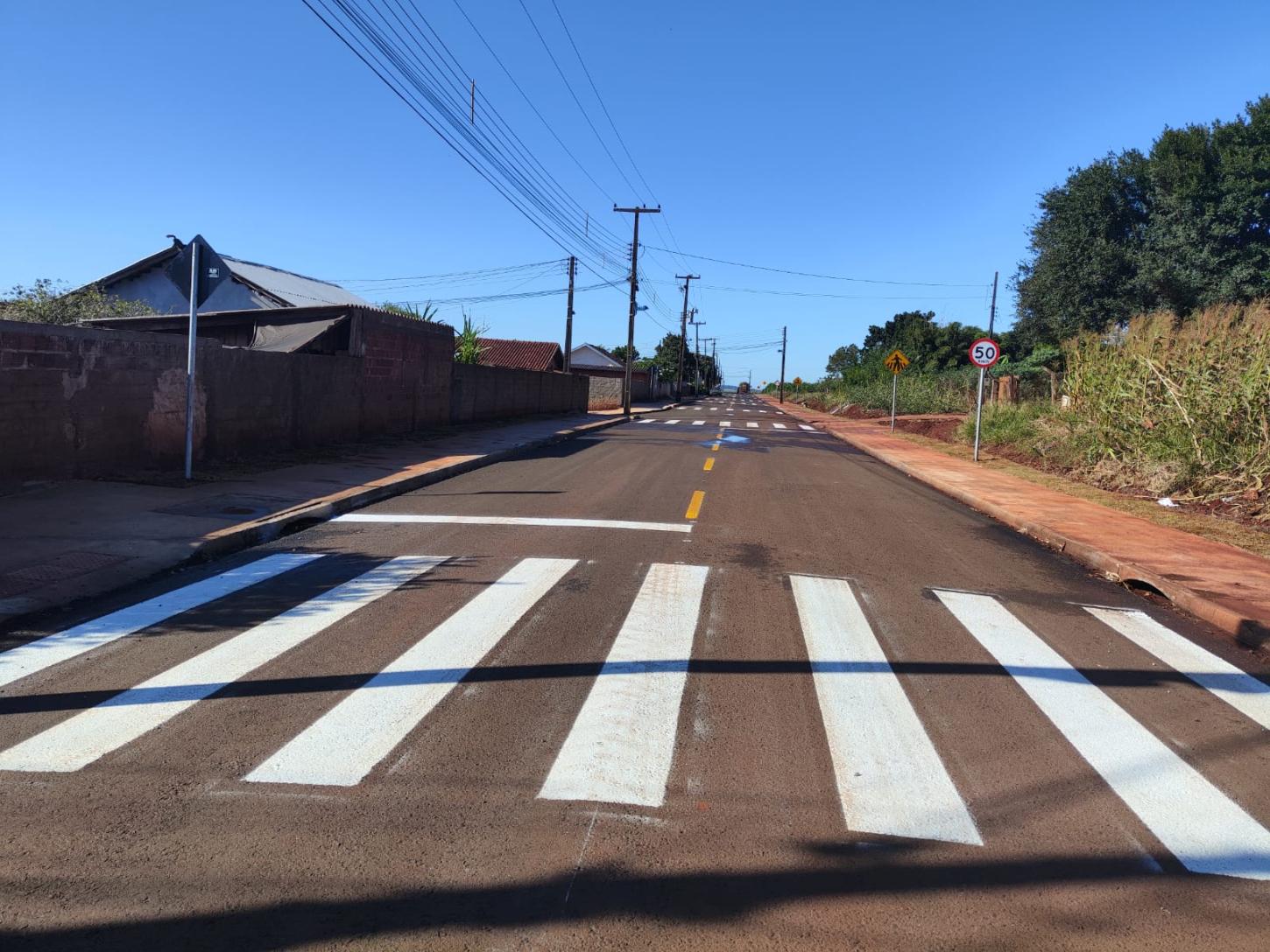 ENGENHEIRO BELTRÃO: Vereadora Laudeleia comemora sinalização da Rua Bahia em Ivailândia após conclusão de asfalto