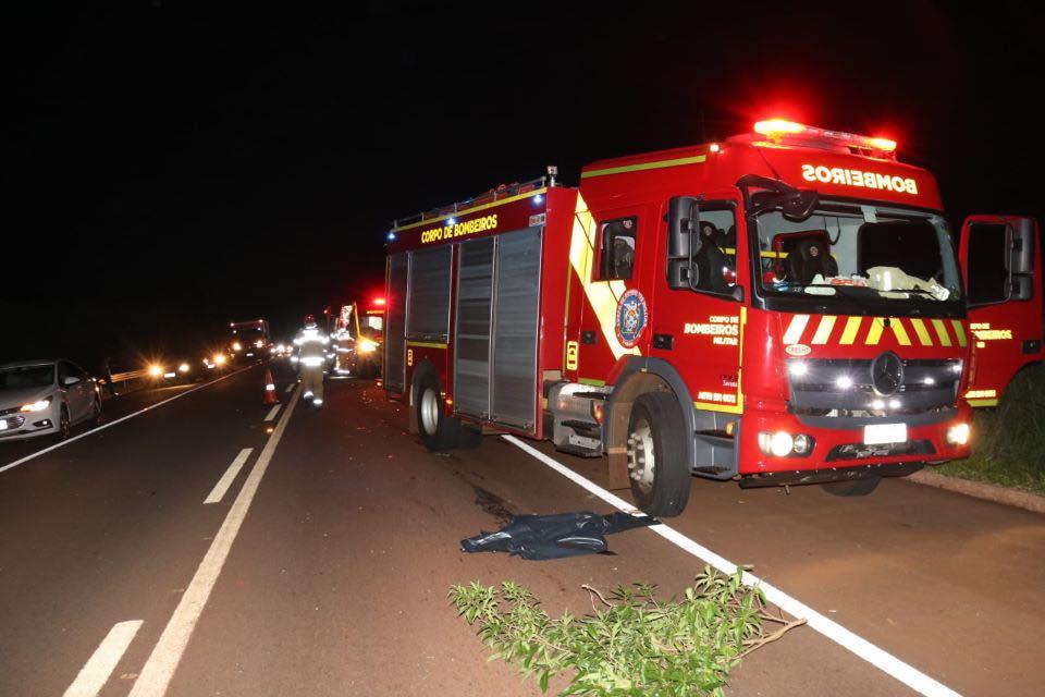 ENTRE CAMPO MOURÃO E FAROL - Jovem de 24 anos morre após ser atingida por carro em ultrapassagem irregular na BR-272