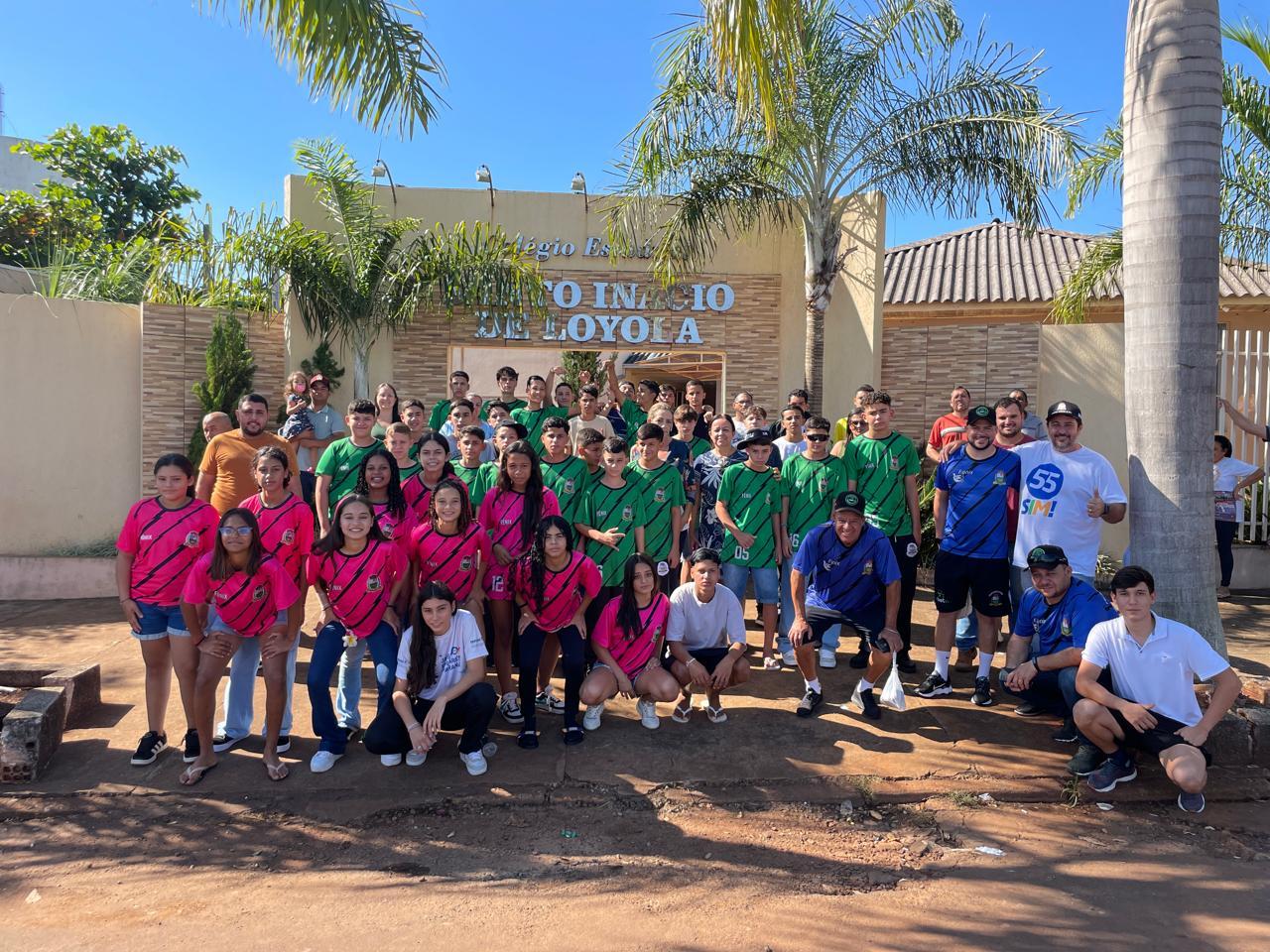 Estudantes de Fênix participam da fase regional dos Jogos Escolares do Paraná 2025 em Roncador