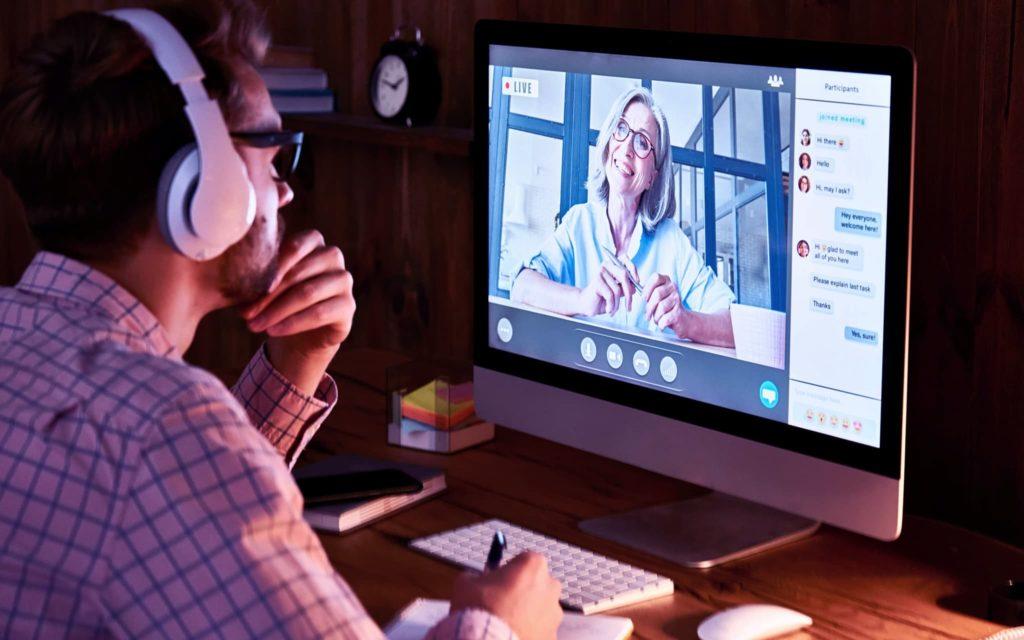 Governo Lula assina decreto que restringe EAD e proíbe cursos online de Medicina e Direito; formação EAD de professores será no mínimo 50% presencial