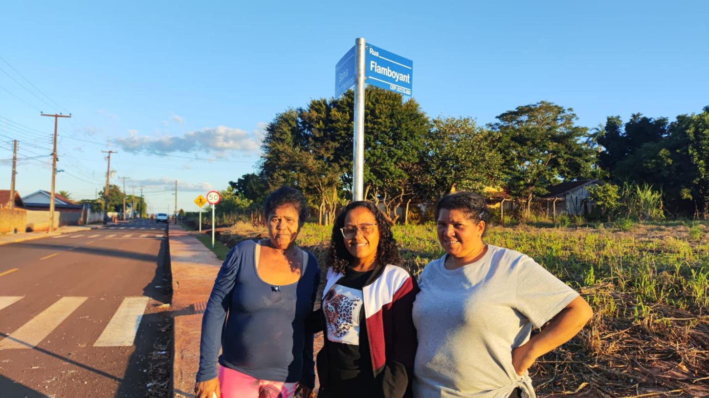 Ivailândia recebe sinalização viária após conclusão de pavimentação; vereadora Laudeleia destaca compromisso da gestão Garbim