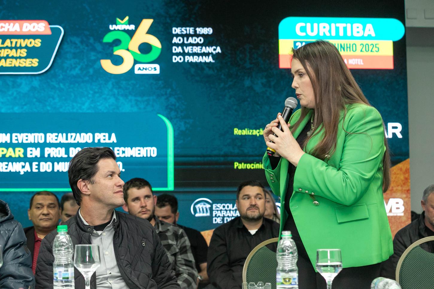 Barbosa Ferraz participa da 4ª Marcha dos Legislativos Municipais Paranaenses em Curitiba, com a presença do governo estadual