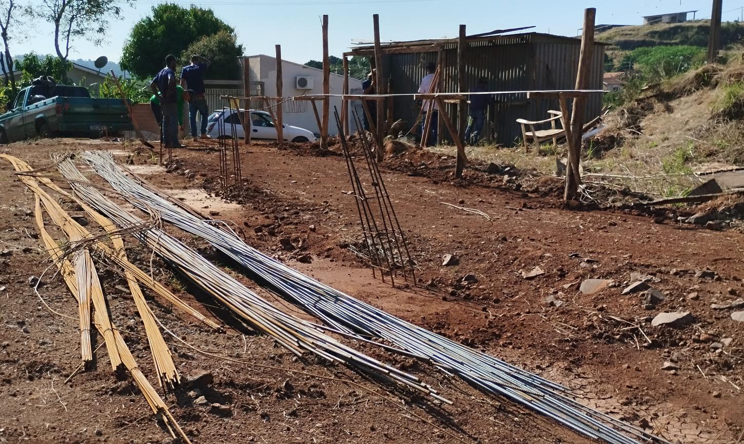 BARBOSA FERRAZ: Obras do barracão industrial na Vila do Roque são retomadas após mais de um ano de paralisação