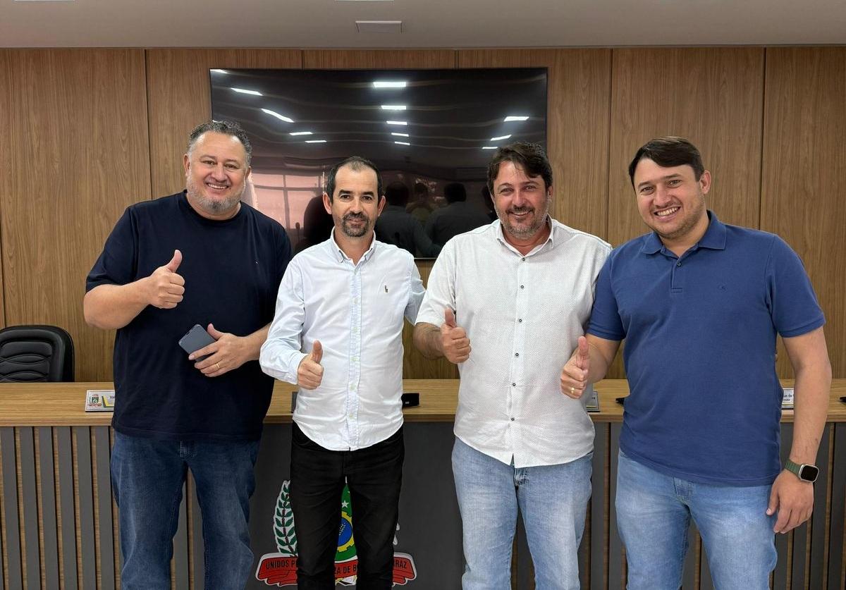 BARBOSA FERRAZ: R$ 1 milhão para reforma do Colégio Estadual Machado de Assis; Destacando o trabalho do vereador Fabrício, deputado Adriano José anuncia o recurso