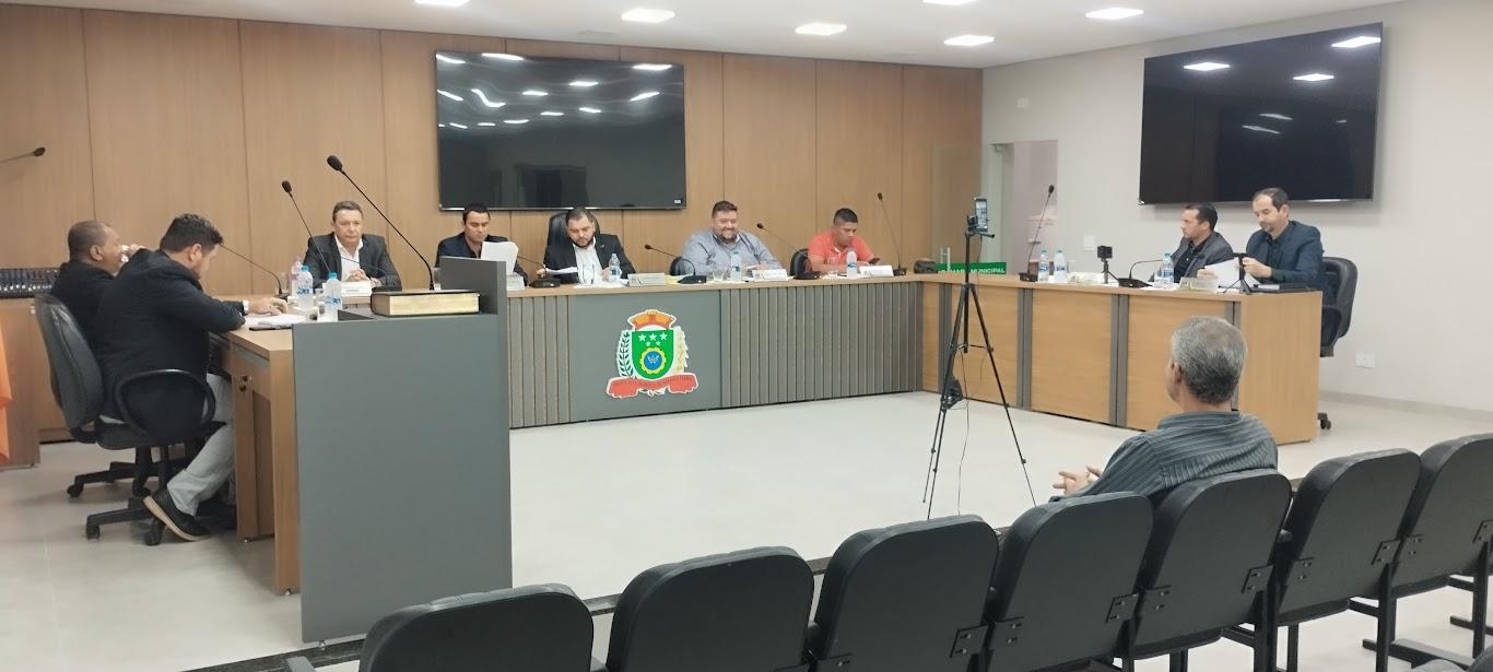 Câmara de Barbosa Ferraz realiza duas sessões com aprovação unânime de projetos e reforça atuação parlamentar