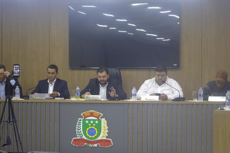 Câmara de Barbosa Ferraz realiza sessão ordinária com apresentação de projetos e ofícios de interesse público