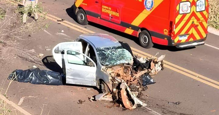 Pai e filho morrem em grave acidente na BR-487 em Campo Mourão