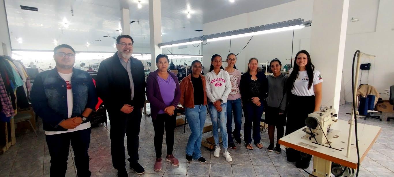 Barbosa Ferraz inicia projeto social de profissionalização com foco na geração de emprego para mulheres