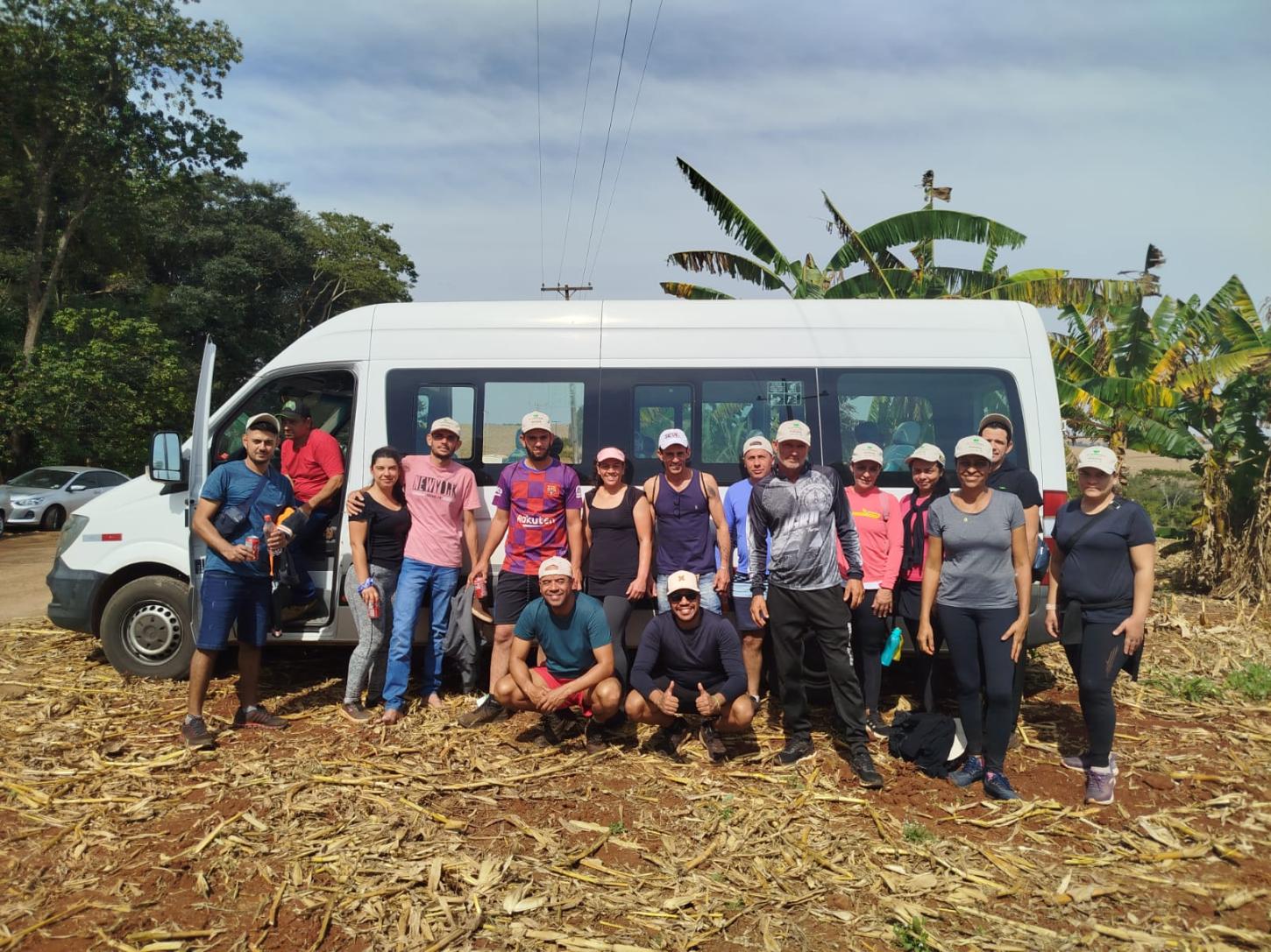 Caminhantes de Barbosa Ferraz participaram da 10ª Caminhada na Natureza em Engenheiro Beltrão
