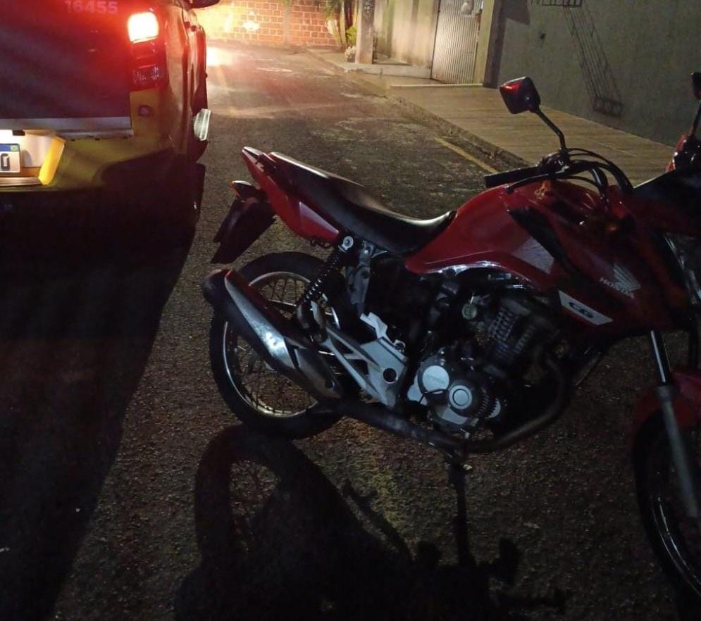 Campo Mourão: Motociclista foge da PM realizando manobras perigosas e acaba detido após queda