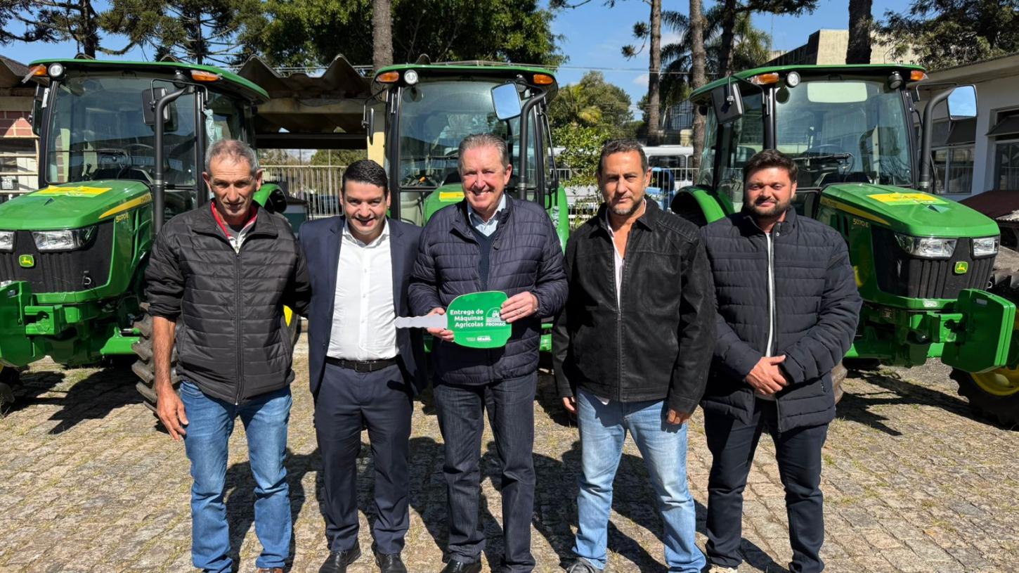 Engenheiro Beltrão ganha trator novo com apoio de Luciano Ducci