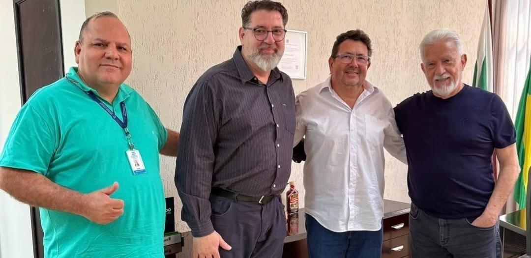 BARBOSA FERRAZ: Ex-deputado Rubens Bueno visita prefeito Carlos Caxão; Bueno é o atual diretor-presidente da Agepar