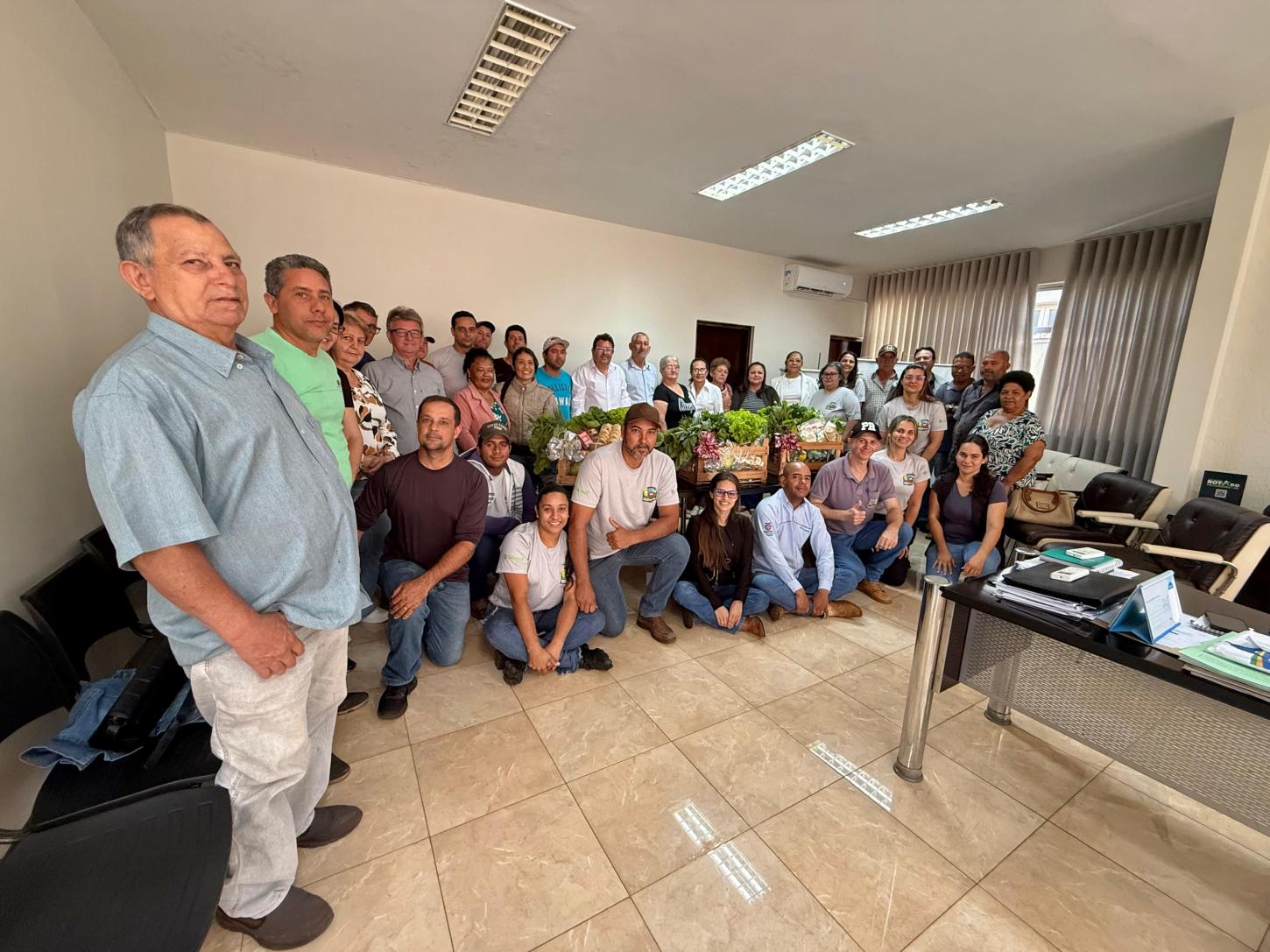 Barbosa Ferraz firma contrato para fornecimento da merenda escolar com agricultores familiares
