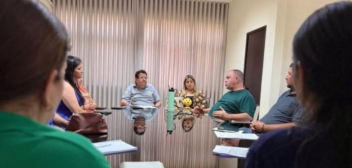 BARBOSA FERRAZ: Prefeito Carlos Caxão recebe comitiva do Santuário Santa Rita de Cássia