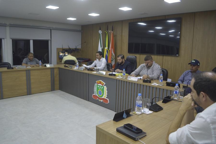 Câmara de Barbosa Ferraz retomou sessão ordinária e aprovou em definitivo projeto que autoriza o Executivo abrir crédito especial de até R$ 3.361.000,00 no orçamento