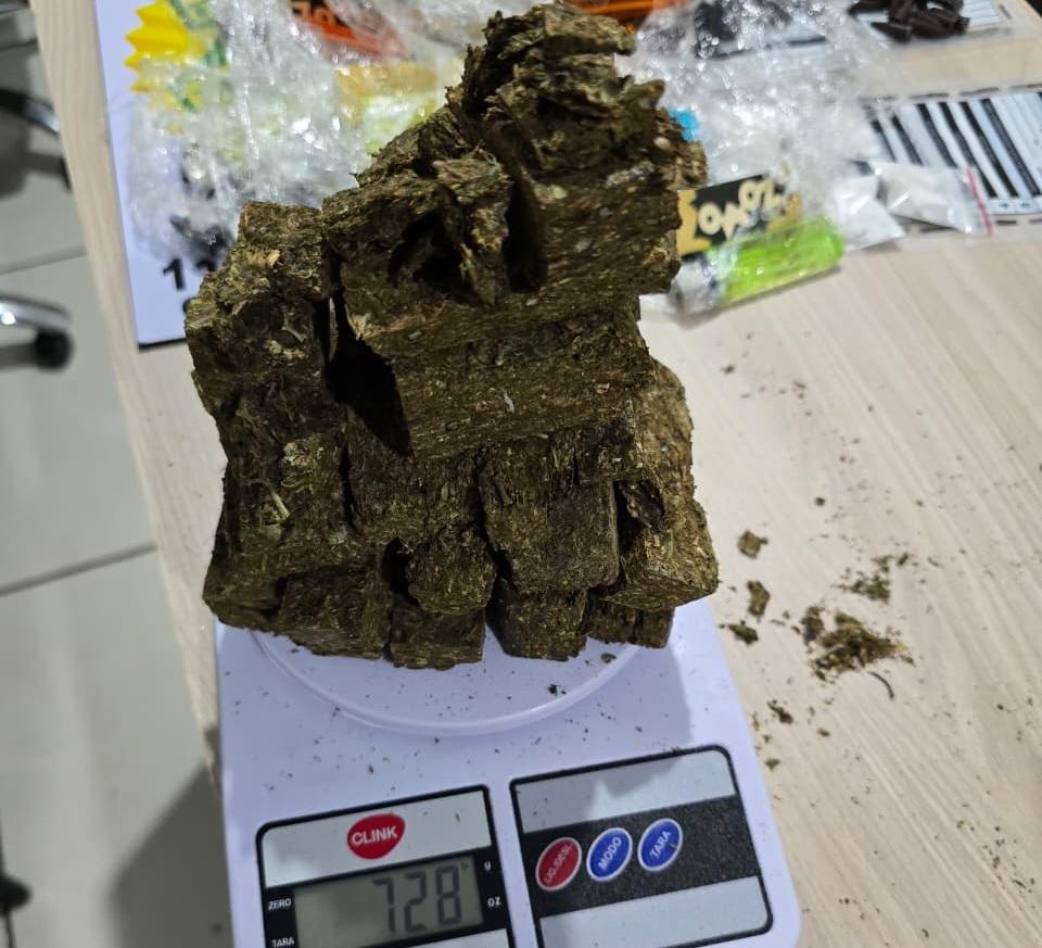 CAMPINA DA LAGOA: Polícia Militar prende traficante em flagrante e apreende drogas